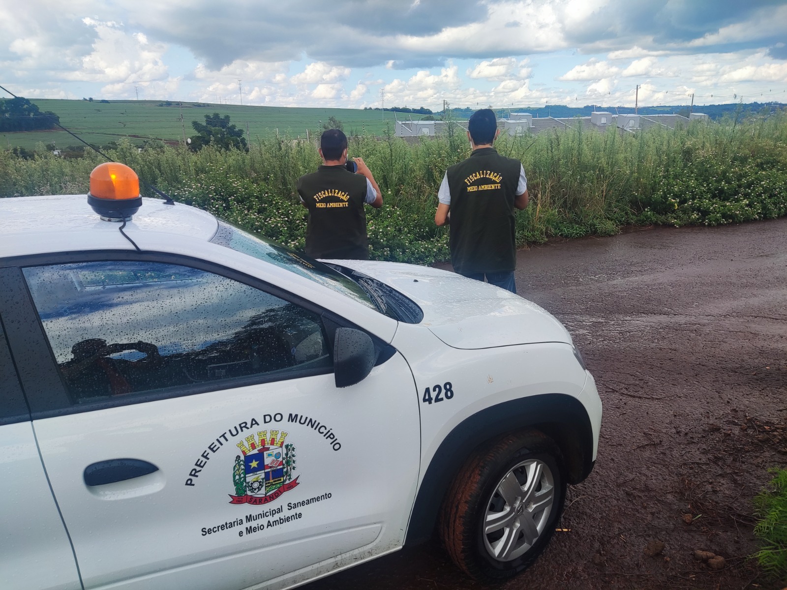 Prefeitura de Sarandi intensifica fiscalização de terrenos com mato alto como parte do esforço contra dengue